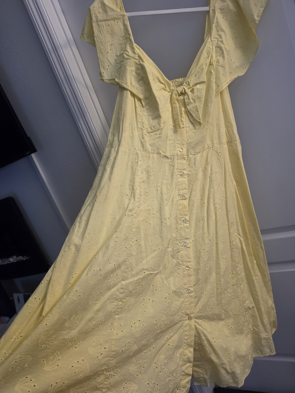 City Chic Sunlit Yellow Eyelet Tie-Front Midi Dress - Picture 3 of 10